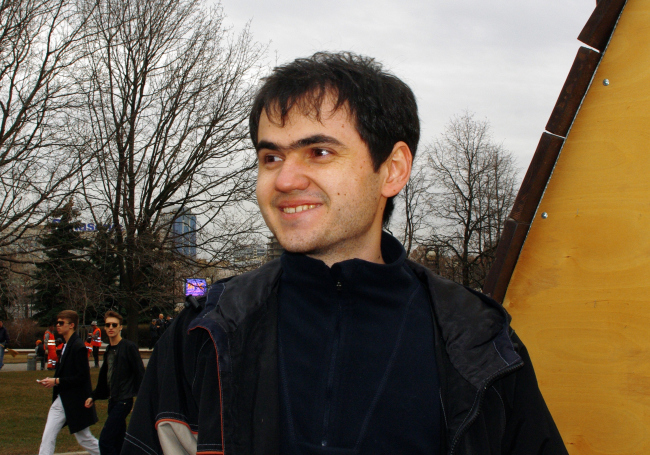 Тимур Арсланов о проекте «Яйцо в кубе». Фотография Аллы Павликовой

