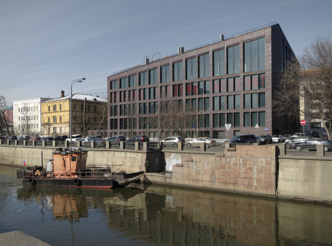 ��������� �����������. ������ � ����������. ����� �������� ARTHOUSE. ���������� ���������: ������ ��������, ������ �������, ����� �������.