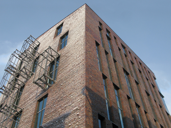 ��������� �����������. ������ � ����������. ����� �������� ARTHOUSE. ���������� ���������: ������ ��������, ������ �������, ����� �������.