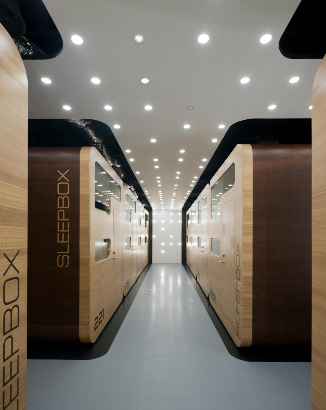  . Sleepbox Hotel Tverskaya.  :  ,  ,  
