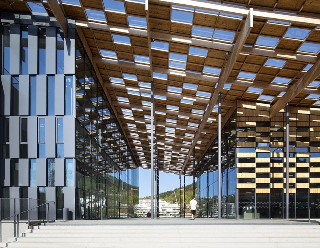 ����� �������� � �������� ��������� � Michel Denancé