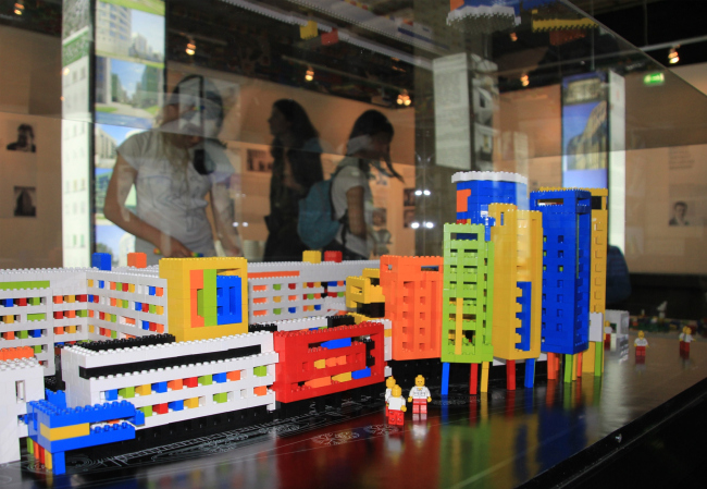 ����� ������ �����������, ��������� �� lego. ���������� �.�����������