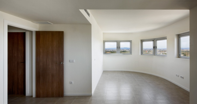 ����� �������� Solar Tower � Jose Hevia