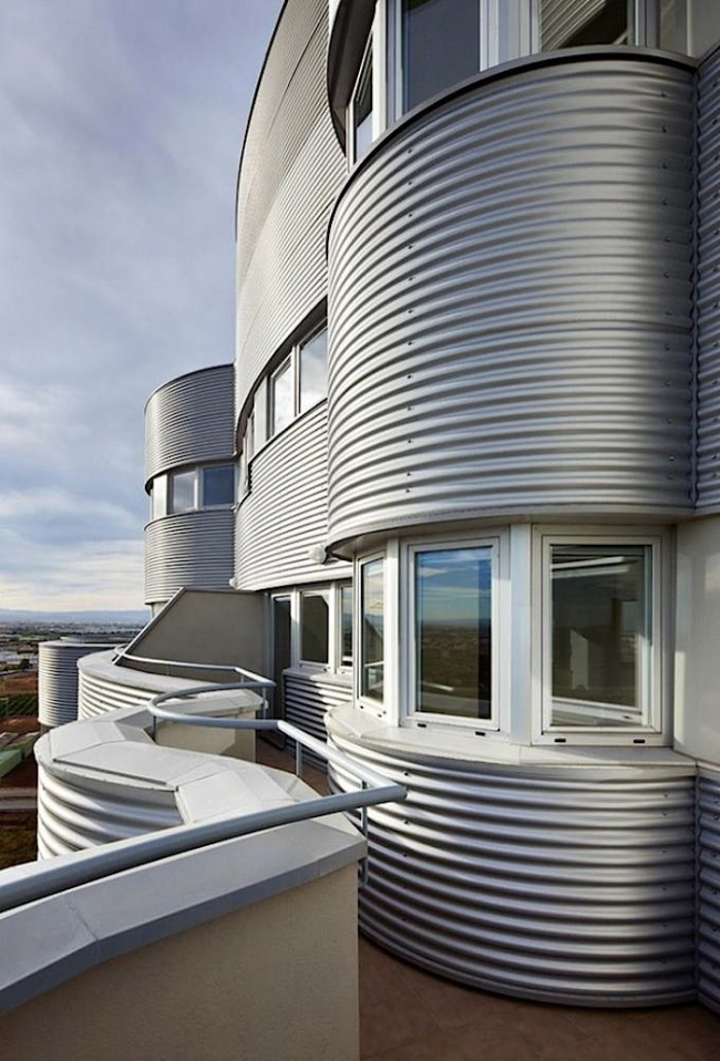 ����� �������� Solar Tower � Jose Hevia