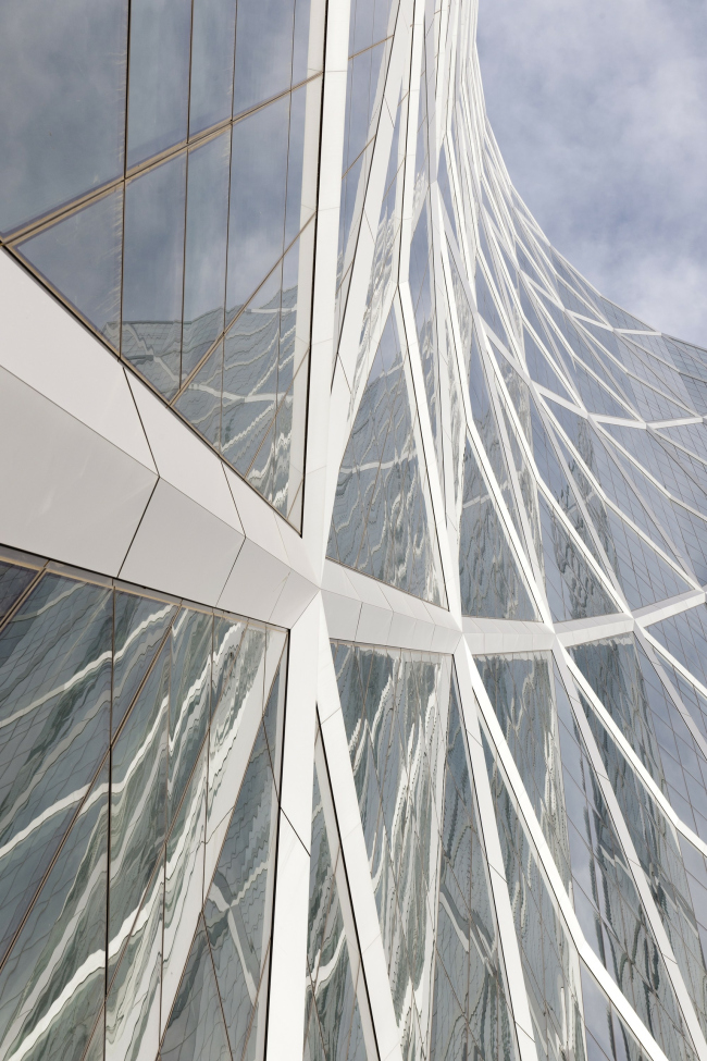 ����� The Bow � Nigel Young � Foster + Partners