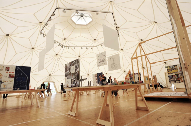 ��� ����������� �������� ���������� � ������ ����������� ������� �� ������� Vitra � Vitra (www.vitra.com). �������� Julien Lanoo