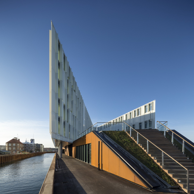 �������� UN City