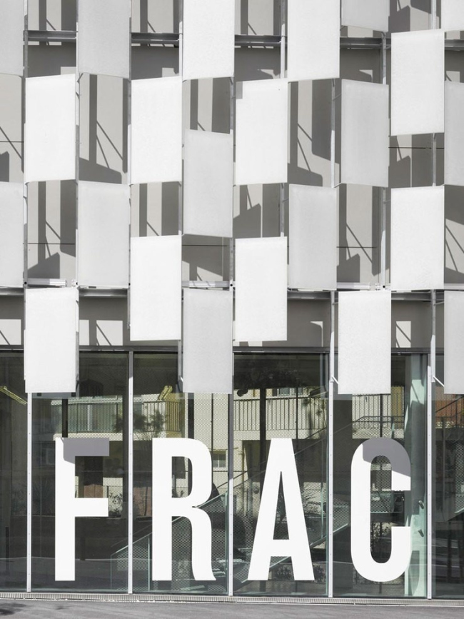 Здание FRAC Прованс - Альпы - Лазурный Берег © Roland Halbe