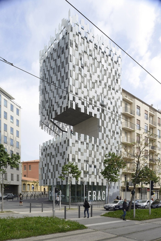 Здание FRAC Прованс - Альпы - Лазурный Берег © Kengo Kuma & Associates Здание FRAC Прованс - Альпы - Лазурный Берег © Kengo Kuma & Associates