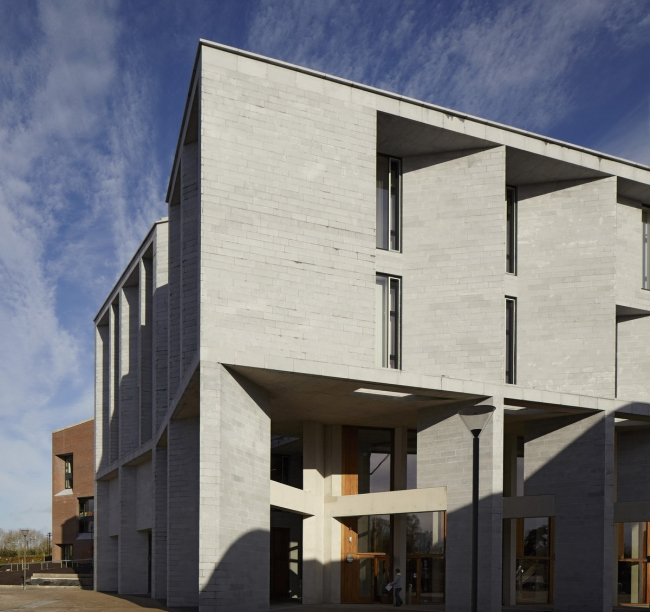 ����������� ����� ������������ ������������ � Dennis Gilbert