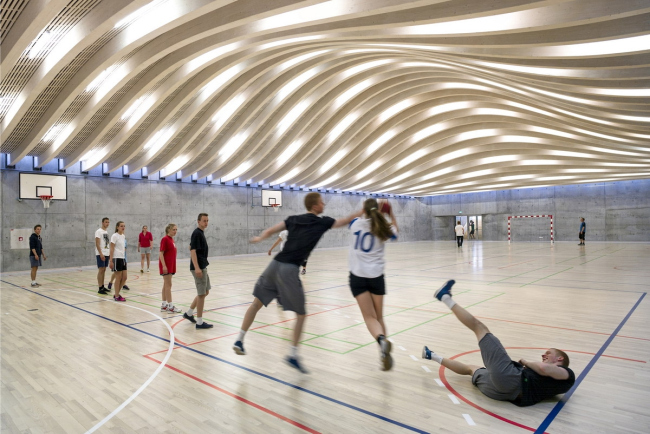 Гимназия Гаммель-Хеллеруп – спортзал © Jens Lindhe