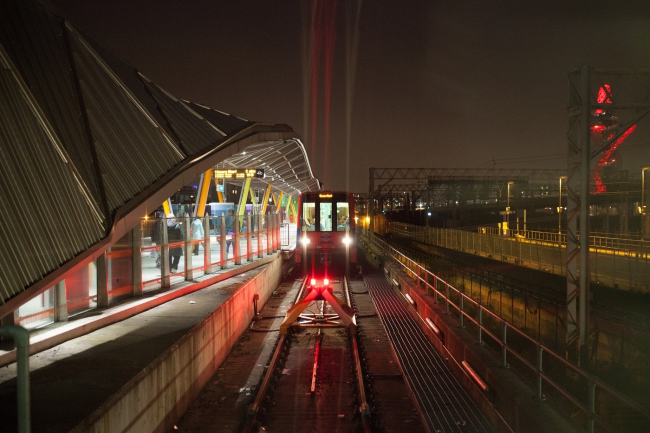 Станция «Стрэтфорд» легкой железной дороги. Фото: Tom Page via flickr.com. Лицензия CC BY-SA 2.0