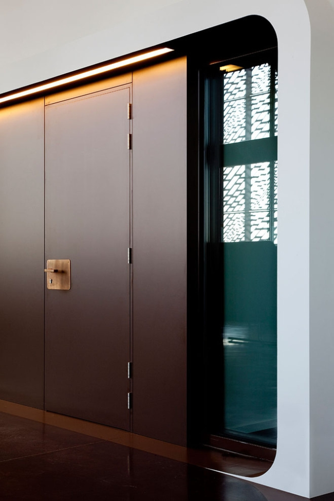 ������ ���������� ������ ������� � Bieke Claessens