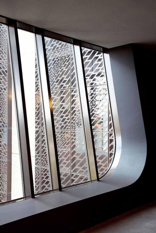 ������ ���������� ������ ������� � Bieke Claessens