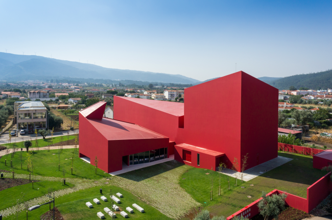 ���������� ����� ���� ��������. ���� � João Morgado. ������������� FAT � Future Architecture Thinking