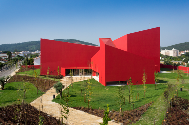 ���������� ����� ���� ��������. ���� � João Morgado. ������������� FAT � Future Architecture Thinking