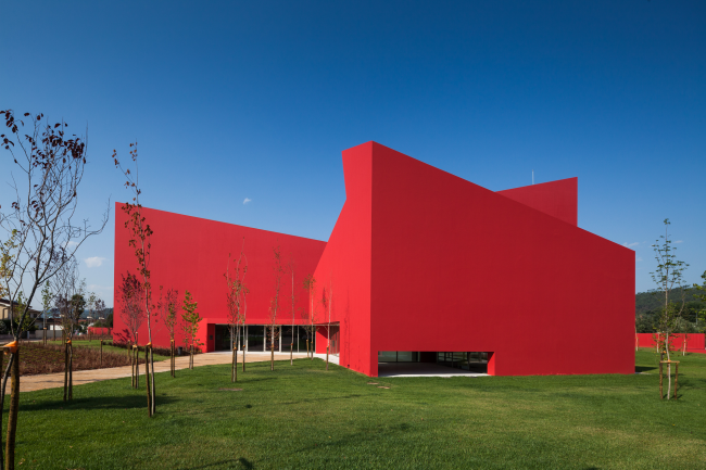 ���������� ����� ���� ��������. ���� � João Morgado. ������������� FAT � Future Architecture Thinking