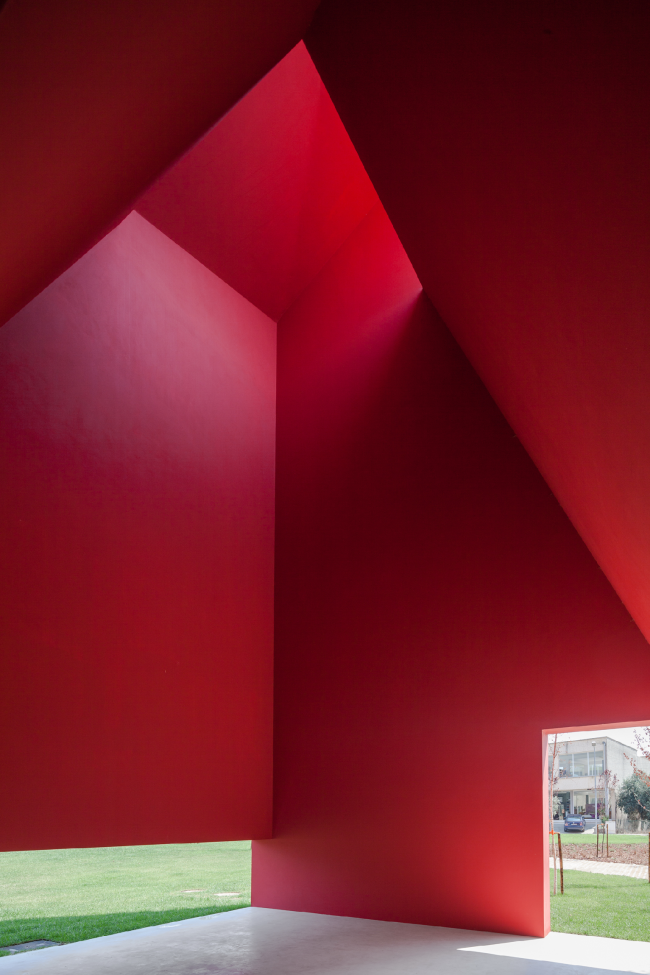 ���������� ����� ���� ��������. ���� � João Morgado. ������������� FAT � Future Architecture Thinking