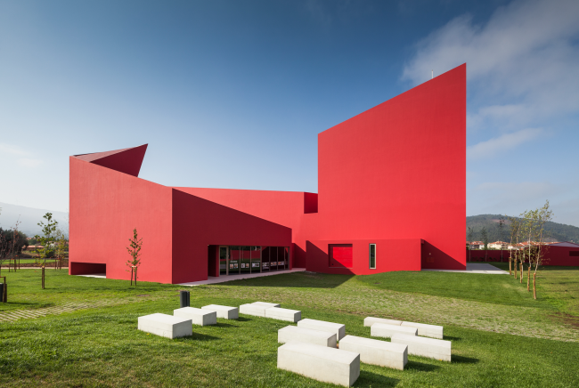 ���������� ����� ���� ��������. ���� � João Morgado. ������������� FAT � Future Architecture Thinking