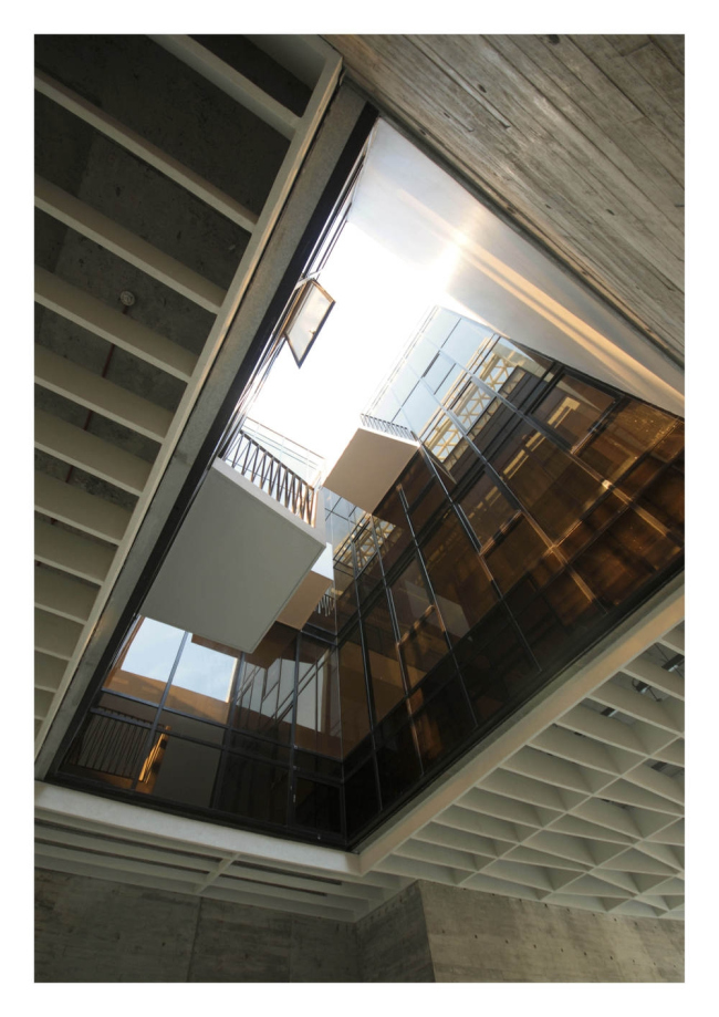 "������������/�������/��������� �������������. �A Simple Factory Building" � ��������� ���� Pencil Office. ������������� WAF