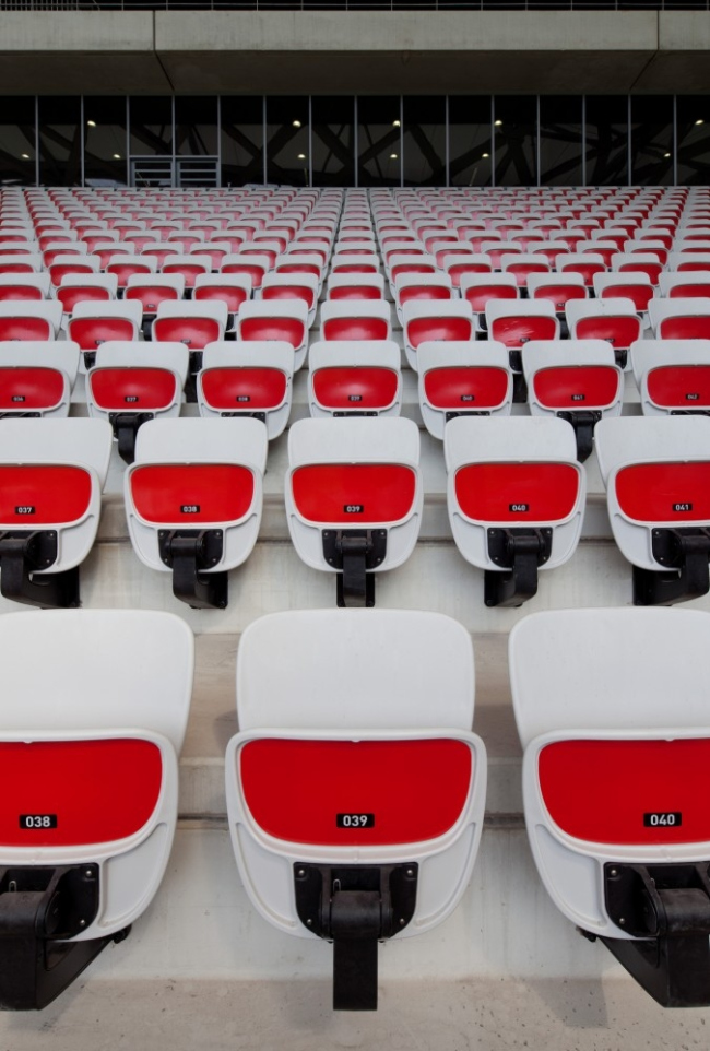 ������� Allianz Riviera � Miläne Servelle