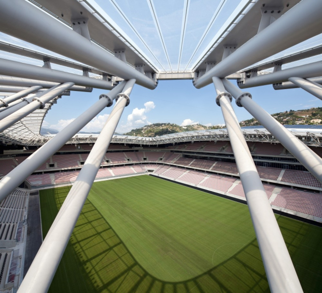 ������� Allianz Riviera � Miläne Servelle