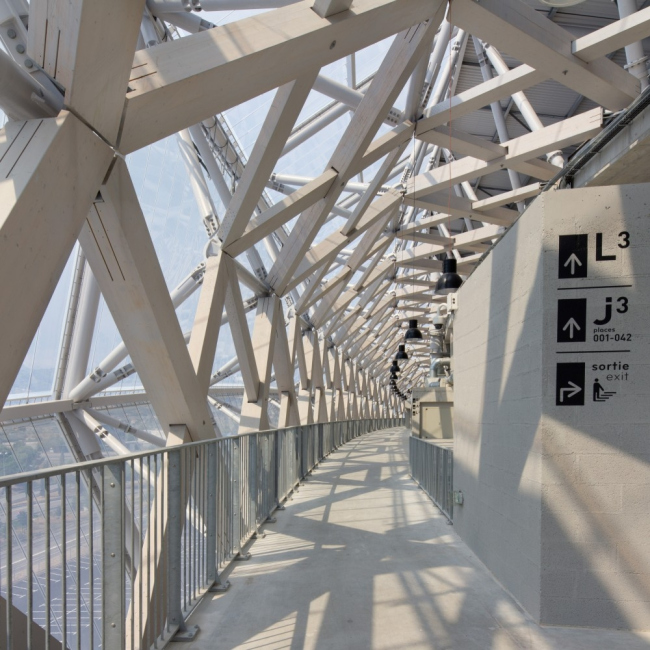 ������� Allianz Riviera � Miläne Servelle
