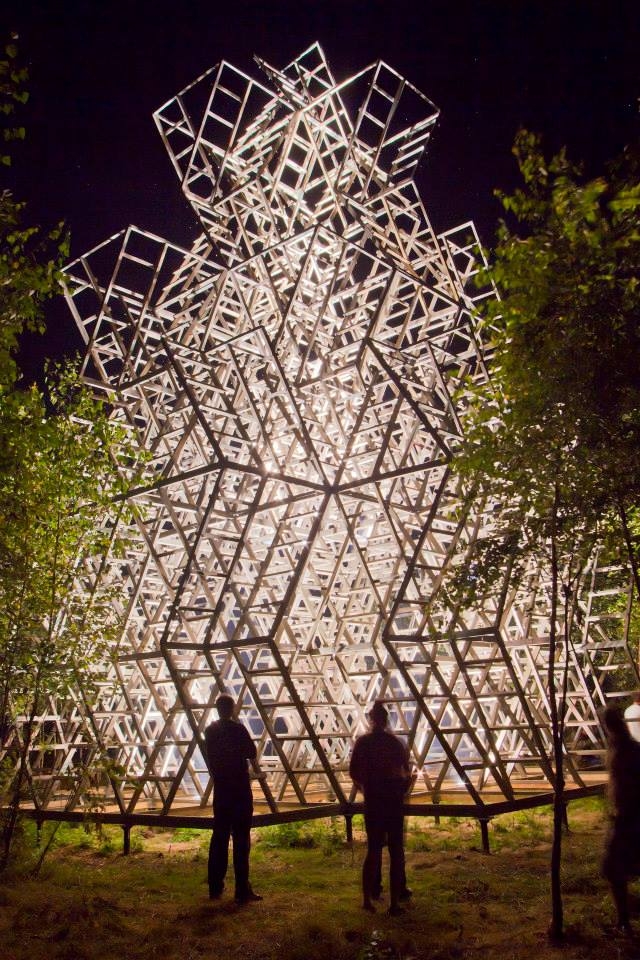 ������-�������. ������ ������ ����, ������������� ���� Manipulazione Internazionale, ����: ������ ��������