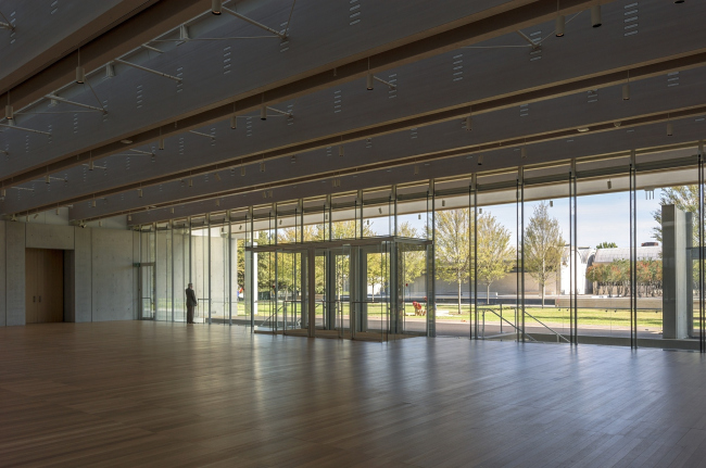 Музей искусств Кимбелла - новый корпус. Фото: Robert Polidori. © Kimbell Art Museum