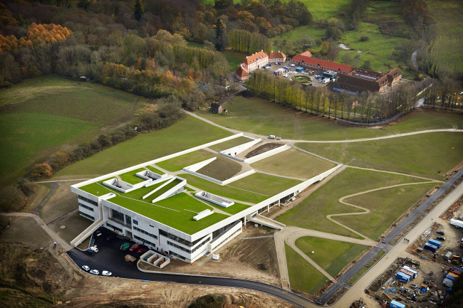 ����� Moesgård. ���� � ����� henninglarsen.com