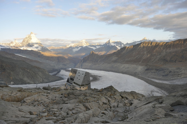 ��� ��� ����������� �����-���� � ETH-Studio Monte Rosa