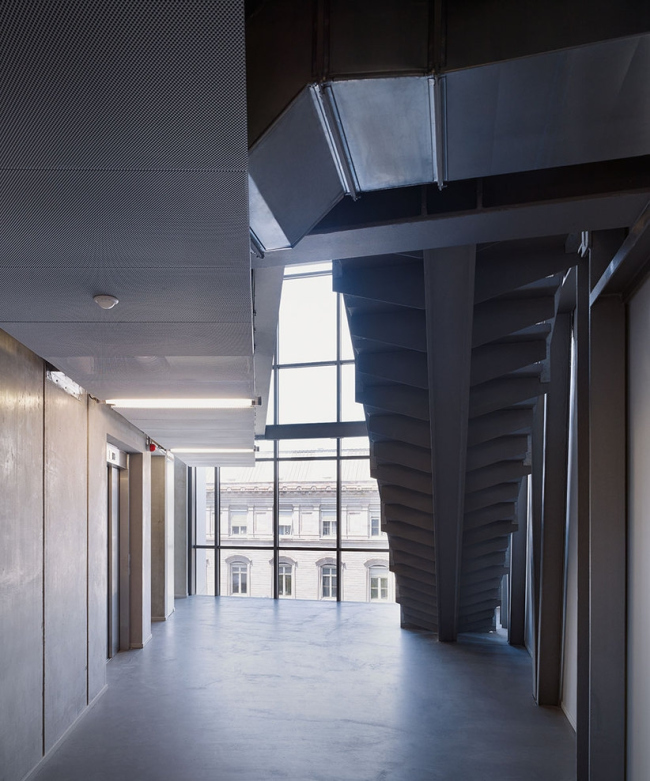 ������ ������������� ����� ���������� � Julien Lanoo