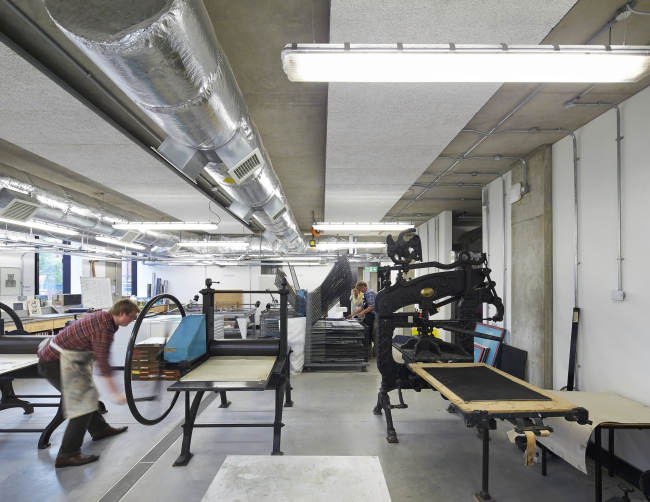 ������������� ����� �������� � Hufton + Crow