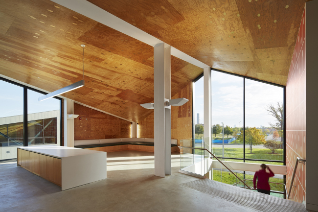 ������ WMS. ����: Steve Hall � Hedrich Blessing