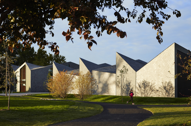 ������ WMS. ����: Steve Hall � Hedrich Blessing