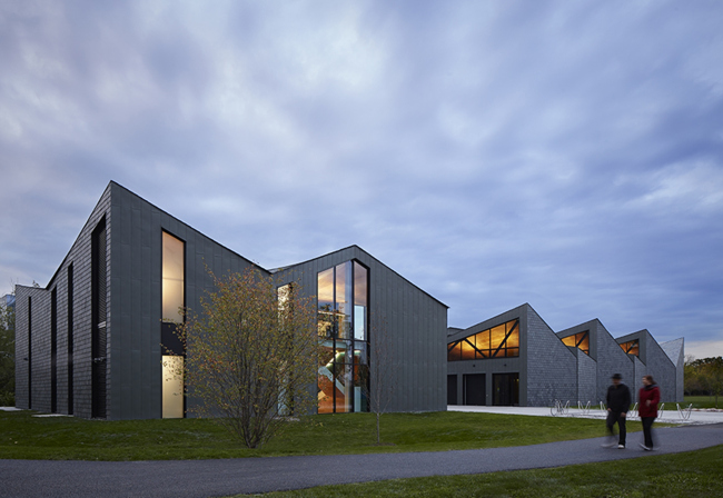 ������ WMS. ����: Steve Hall � Hedrich Blessing