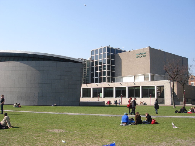 ����� ��� ����. ����� - ������ ��������, ������ - ������ ��������. ���� Lin ChangChih via Wikimedia Commons