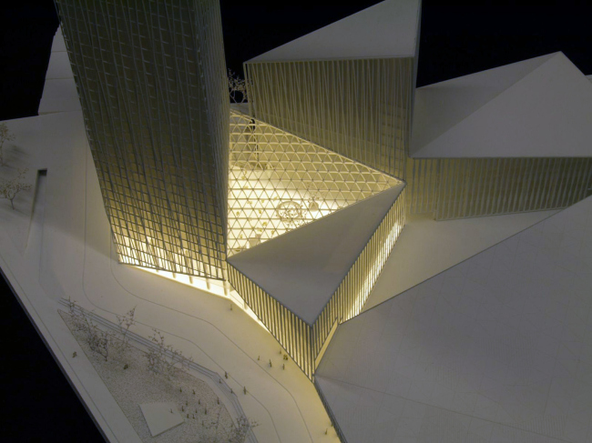 ��������� Estrel Tower � Monath + Menzel