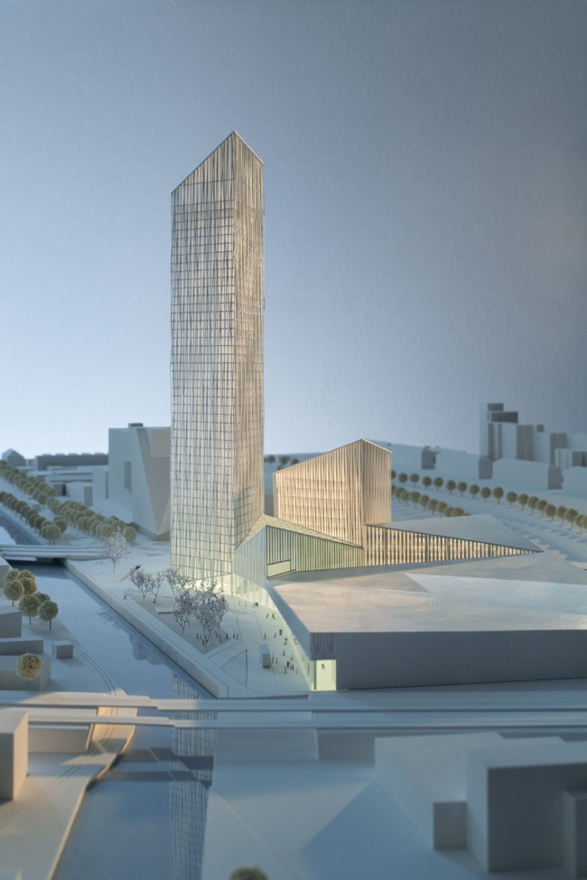 ��������� Estrel Tower � Werner Hutmacher