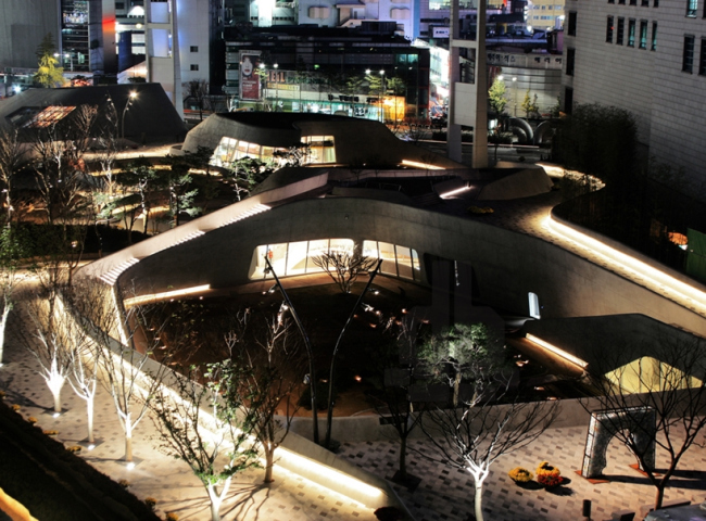 Комплекс Dongdaemun Design Park and Plaza. Фото © Dongdaemun Design Park / Seoul Design Foundation