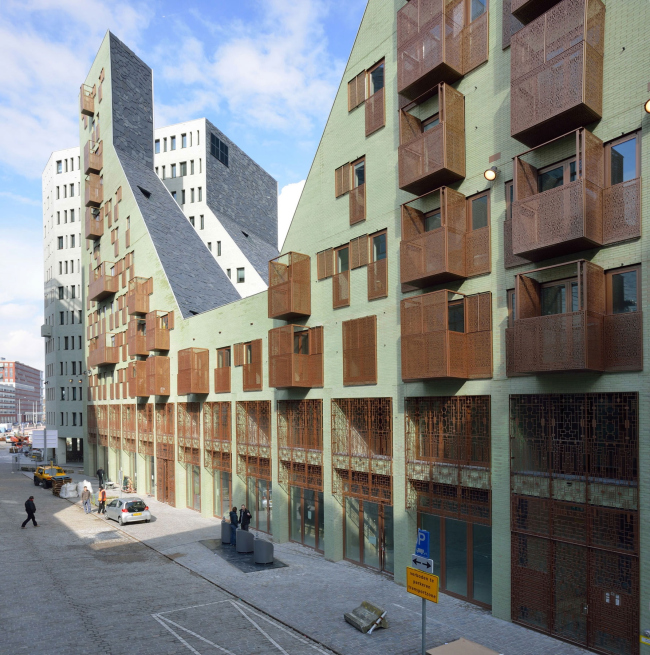 �������� IJdock. ����� ������ ���� Zeinstra van Gelderen � Jeroen Musch