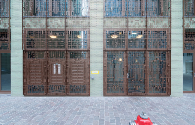 �������� IJdock. ����� ������ ���� Zeinstra van Gelderen � Jeroen Musch