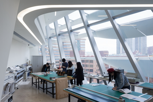 ������ Jockey Club Innovation Tower ������������ ���������������� ������������. ���� � Iwan Baan