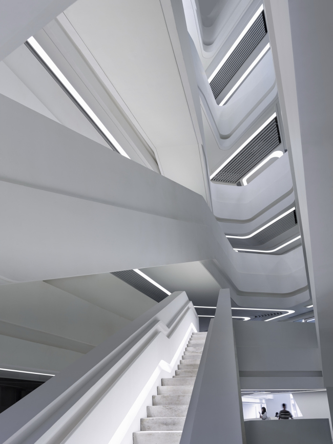 ������ Jockey Club Innovation Tower ������������ ���������������� ������������. ���� � Virgile Simon Bertrand