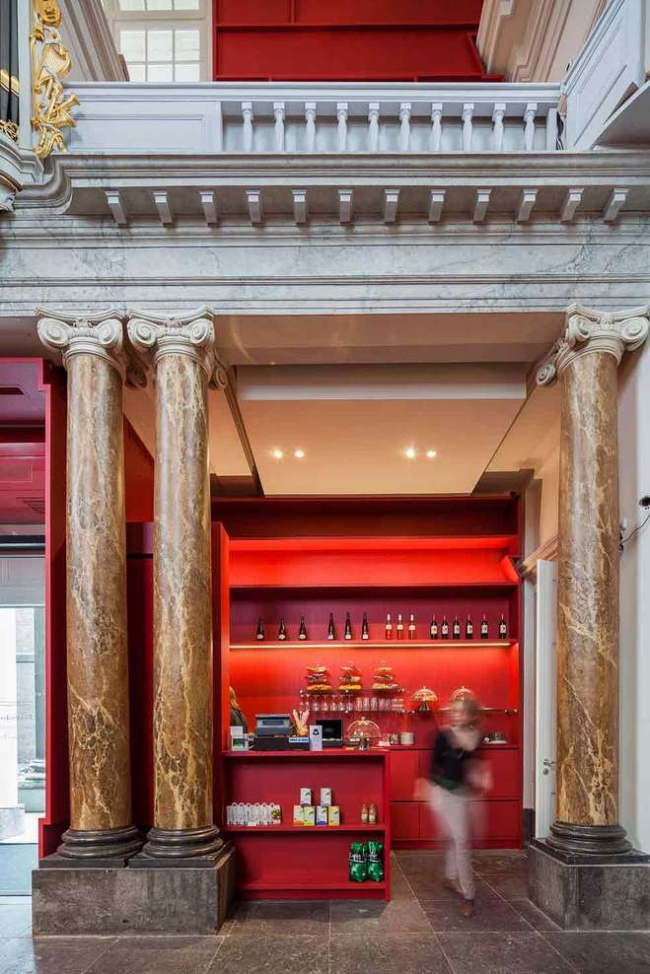 ��������� ����� ��������� � ������� � Scagliola/Brakkee