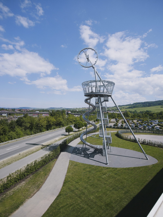 Vitra Slide Tower �������� ո�����. ����: Julien Lanoo � Vitra