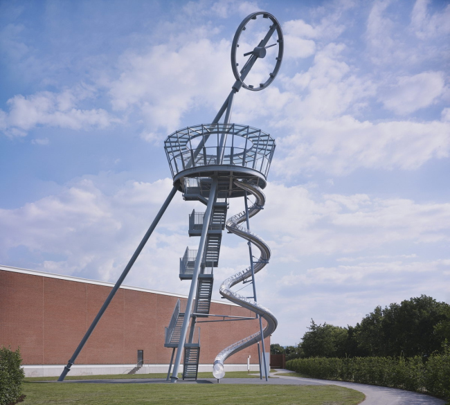 Vitra Slide Tower �������� ո�����. ����: Julien Lanoo � Vitra