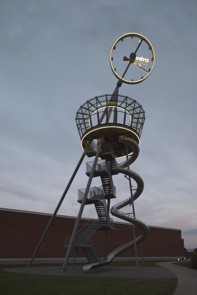 Vitra Slide Tower �������� ո�����. ����: Julien Lanoo � Vitra