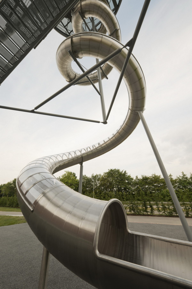 Vitra Slide Tower �������� ո�����. ����: Julien Lanoo � Vitra