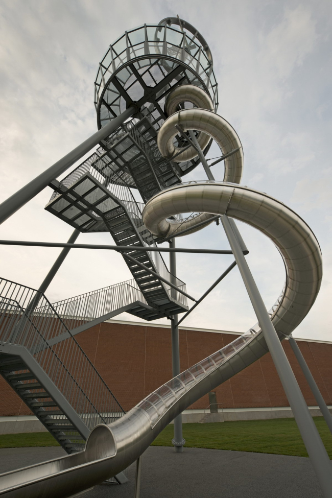 Vitra Slide Tower  ո. : Julien Lanoo  Vitra